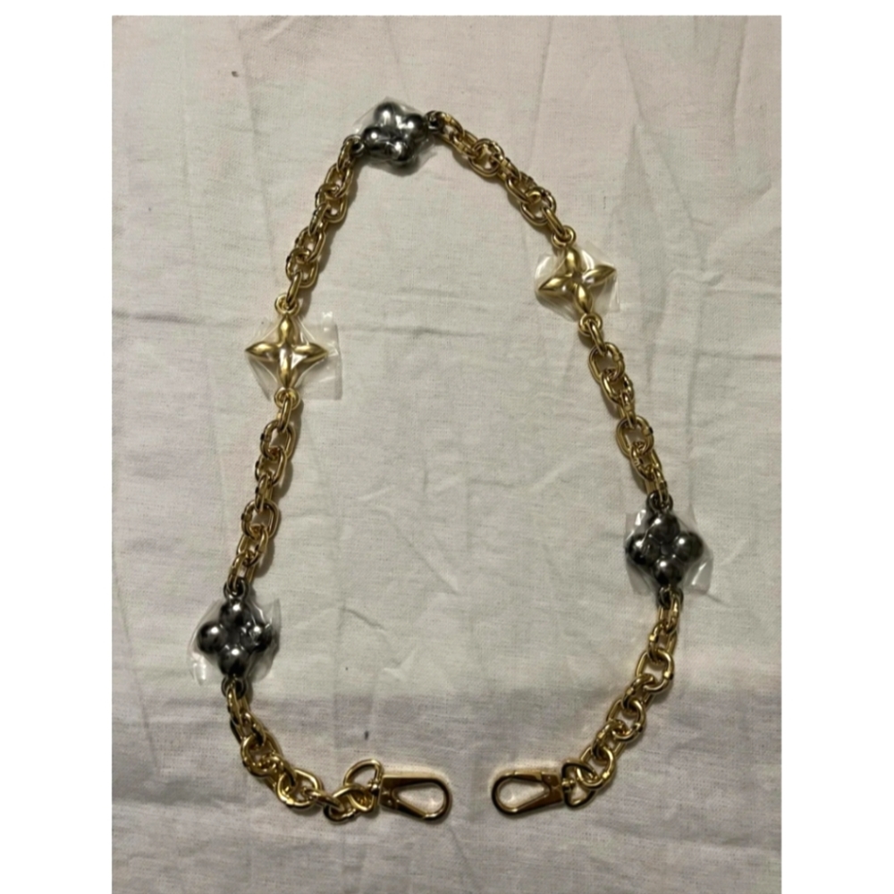 ❌SOLD❌ Louis Vuitton Bag Chain/Charm from Capucines BB